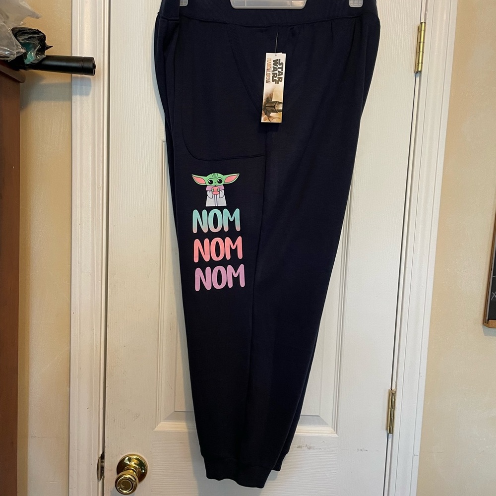 NWT🔖Star Wars⭐️Printed Easy Care Pajamas Women's 👱🏽‍♀️Plus Sz 3XL (22W-24W)